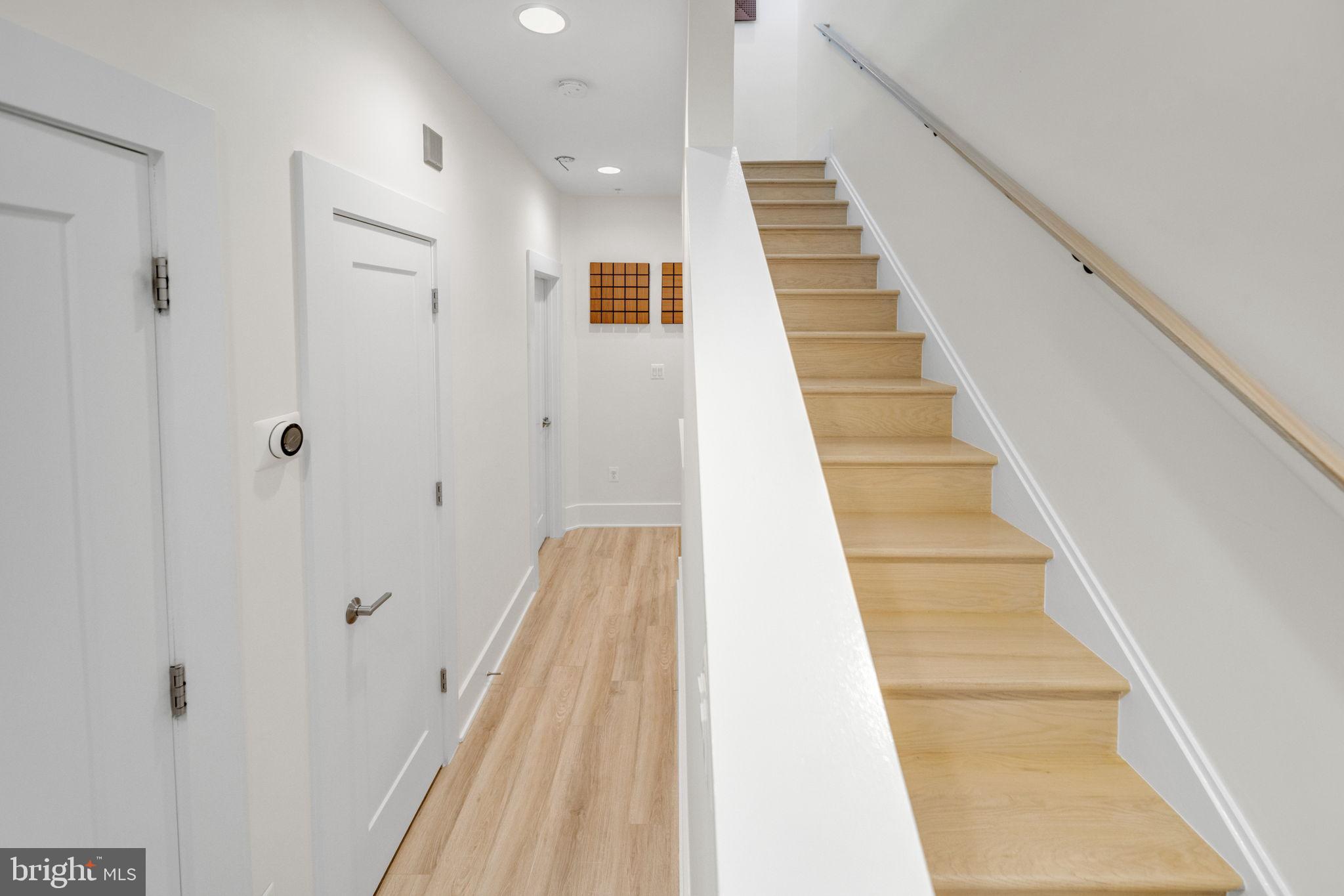 CABIN JOHN VILLAGE - Residential