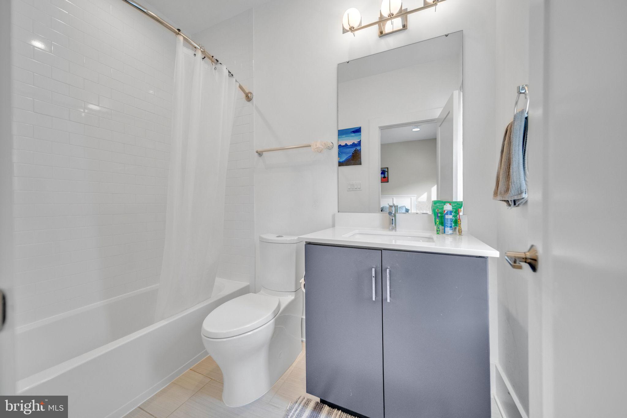 CABIN JOHN VILLAGE - Residential