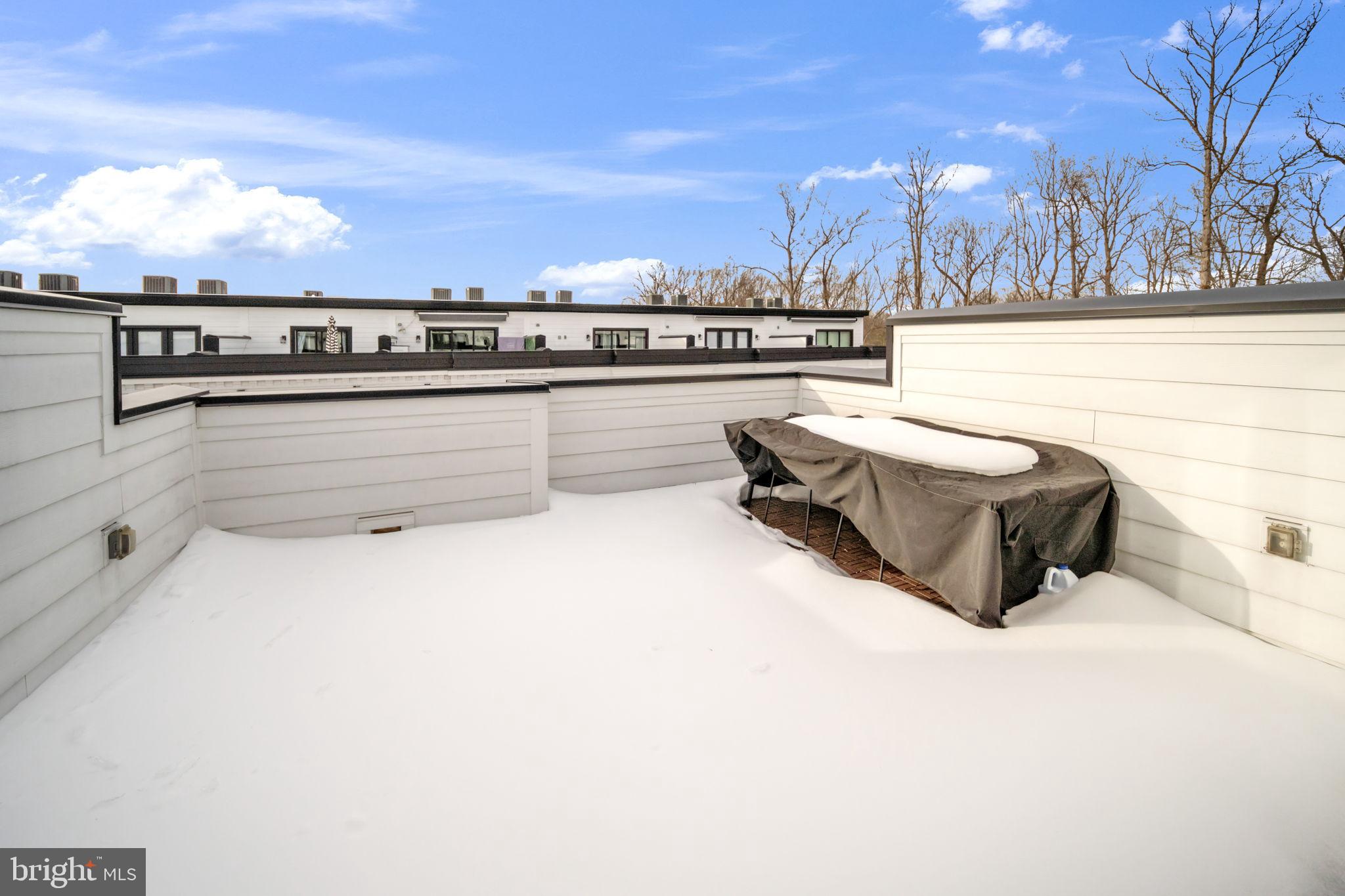 CABIN JOHN VILLAGE - Residential