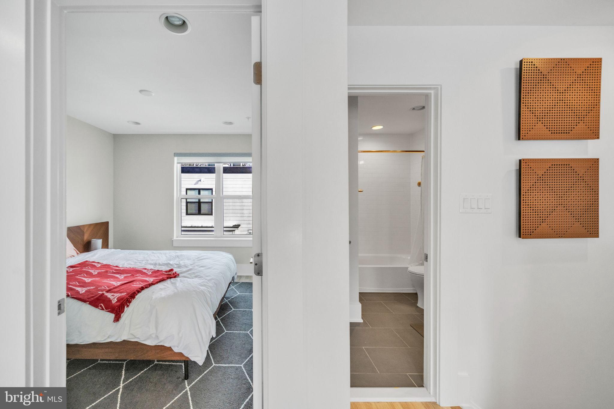 CABIN JOHN VILLAGE - Residential