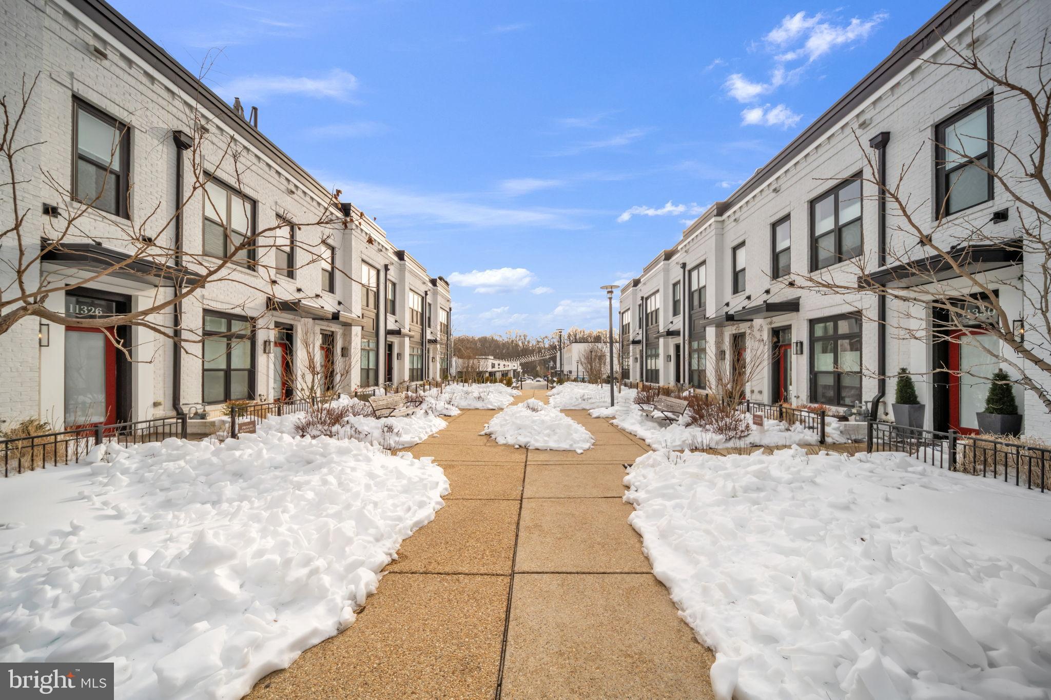 CABIN JOHN VILLAGE - Residential