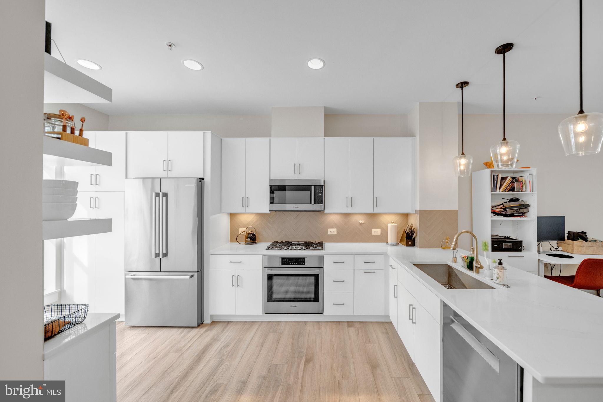 CABIN JOHN VILLAGE - Residential