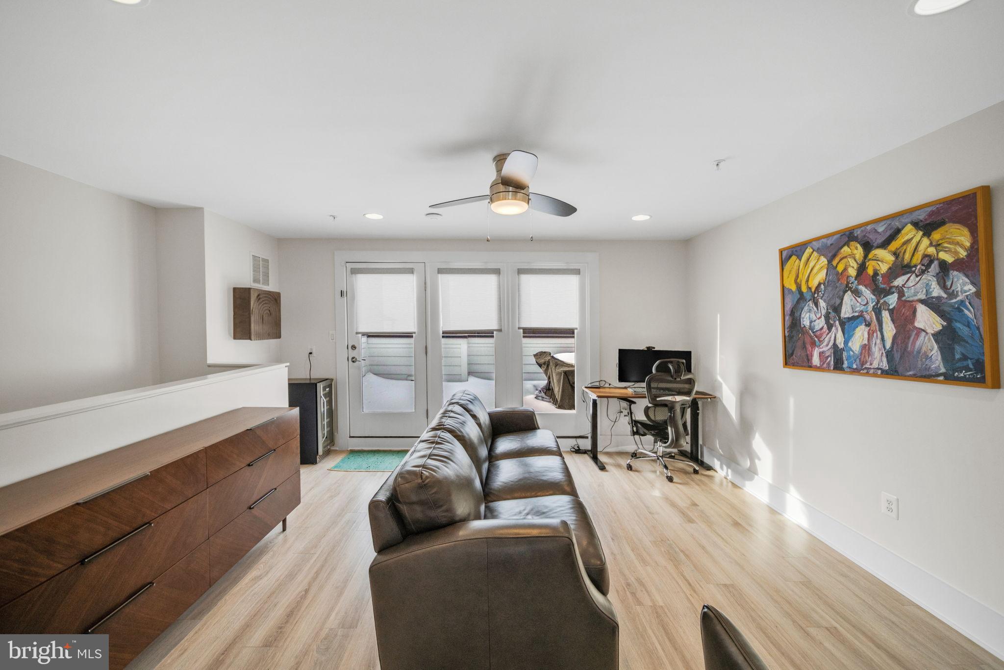 CABIN JOHN VILLAGE - Residential