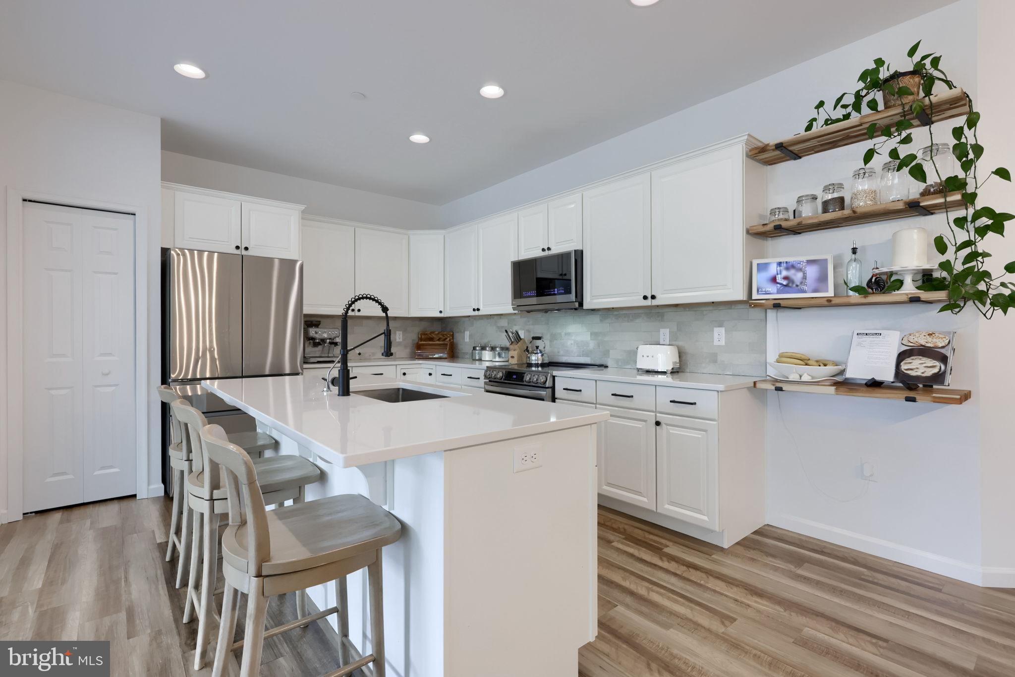 4522 LAURELWOOD DRIVE