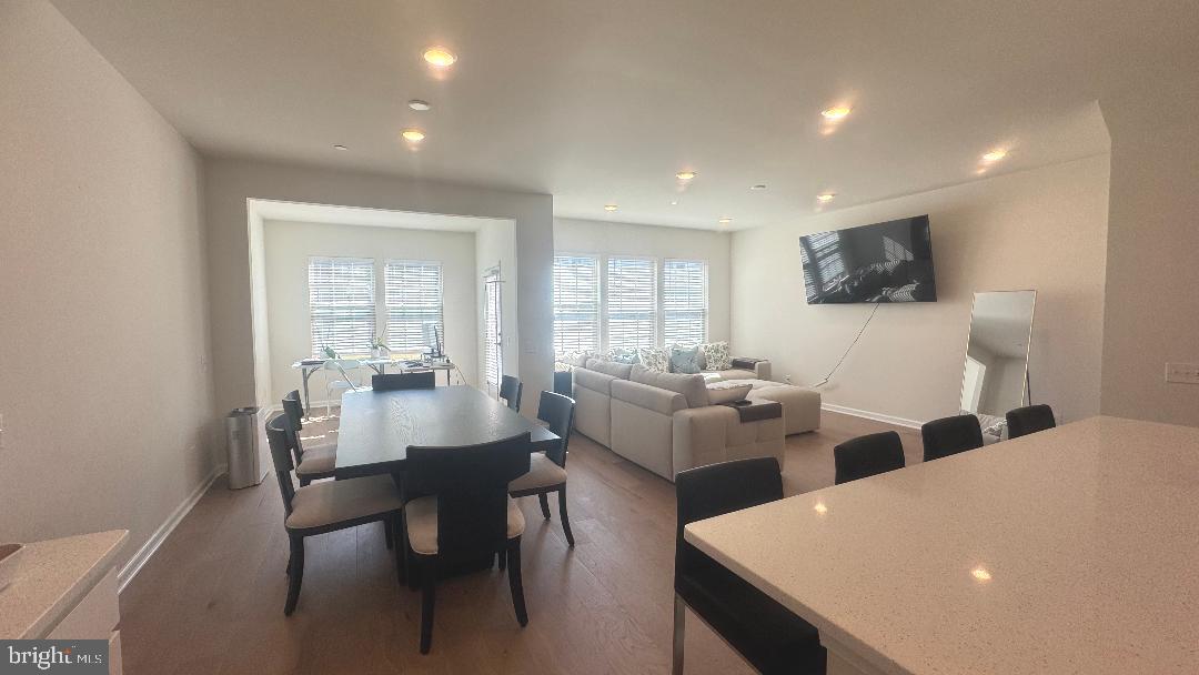 SPRING LAKE - Residential Lease