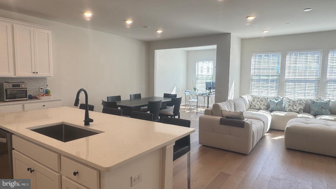 SPRING LAKE - Residential Lease