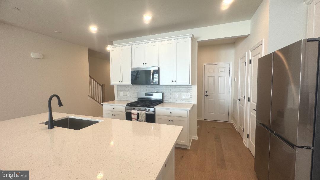 SPRING LAKE - Residential Lease