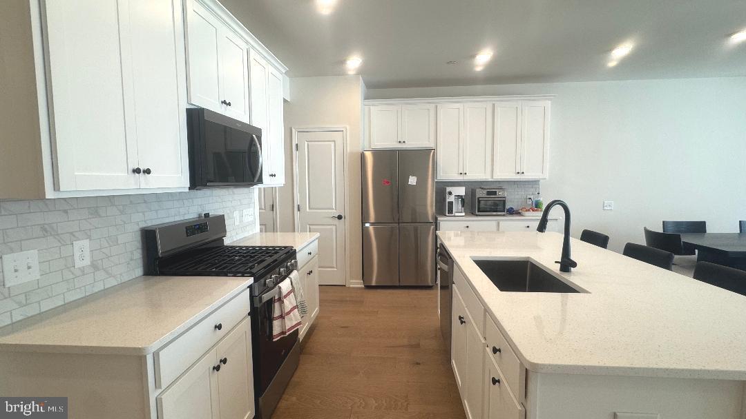 SPRING LAKE - Residential Lease