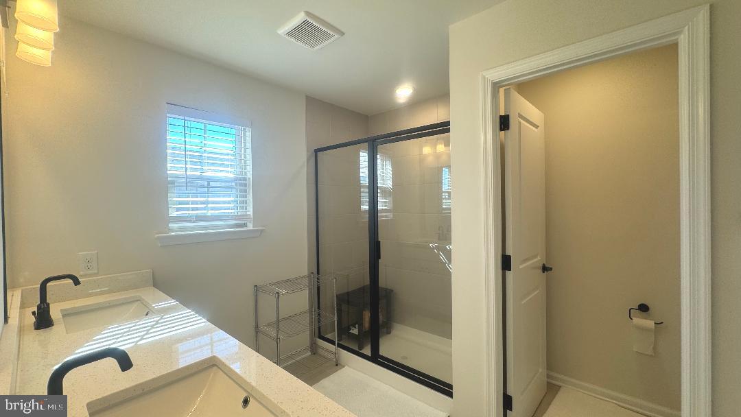 SPRING LAKE - Residential Lease