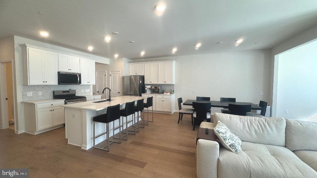 SPRING LAKE - Residential Lease