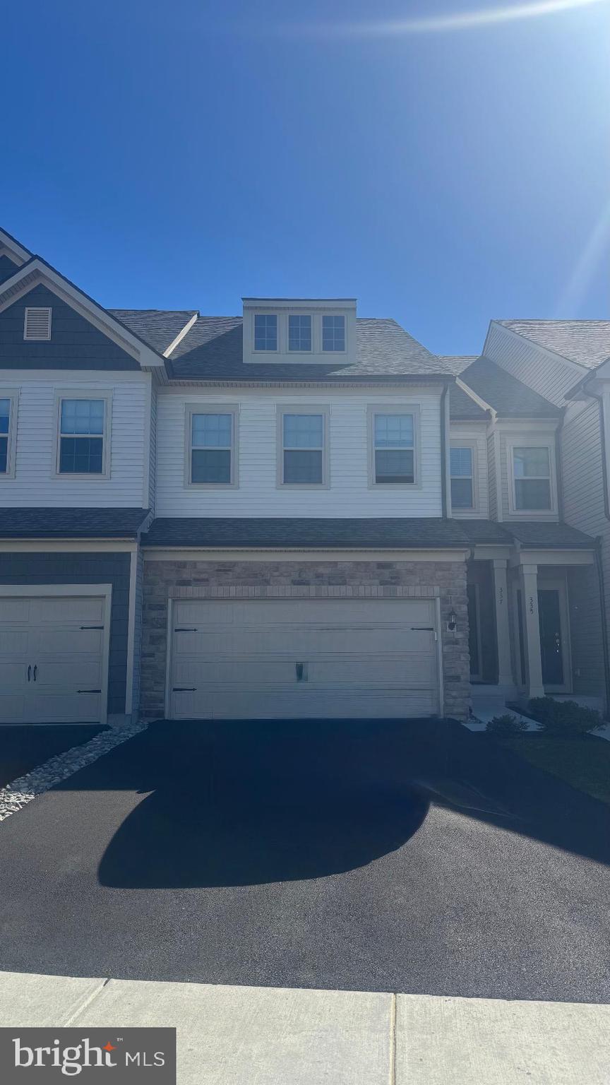 SPRING LAKE - Residential Lease