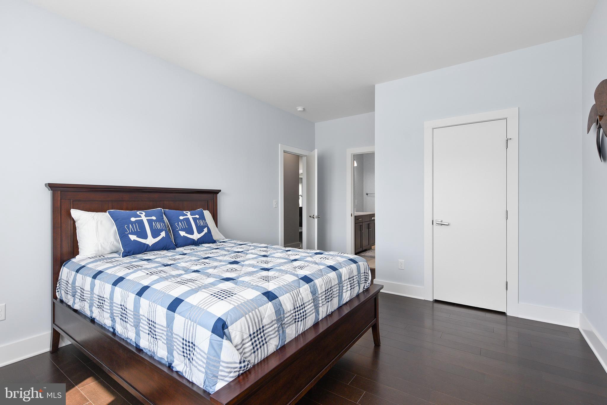 BACK BAY COVE - Residential