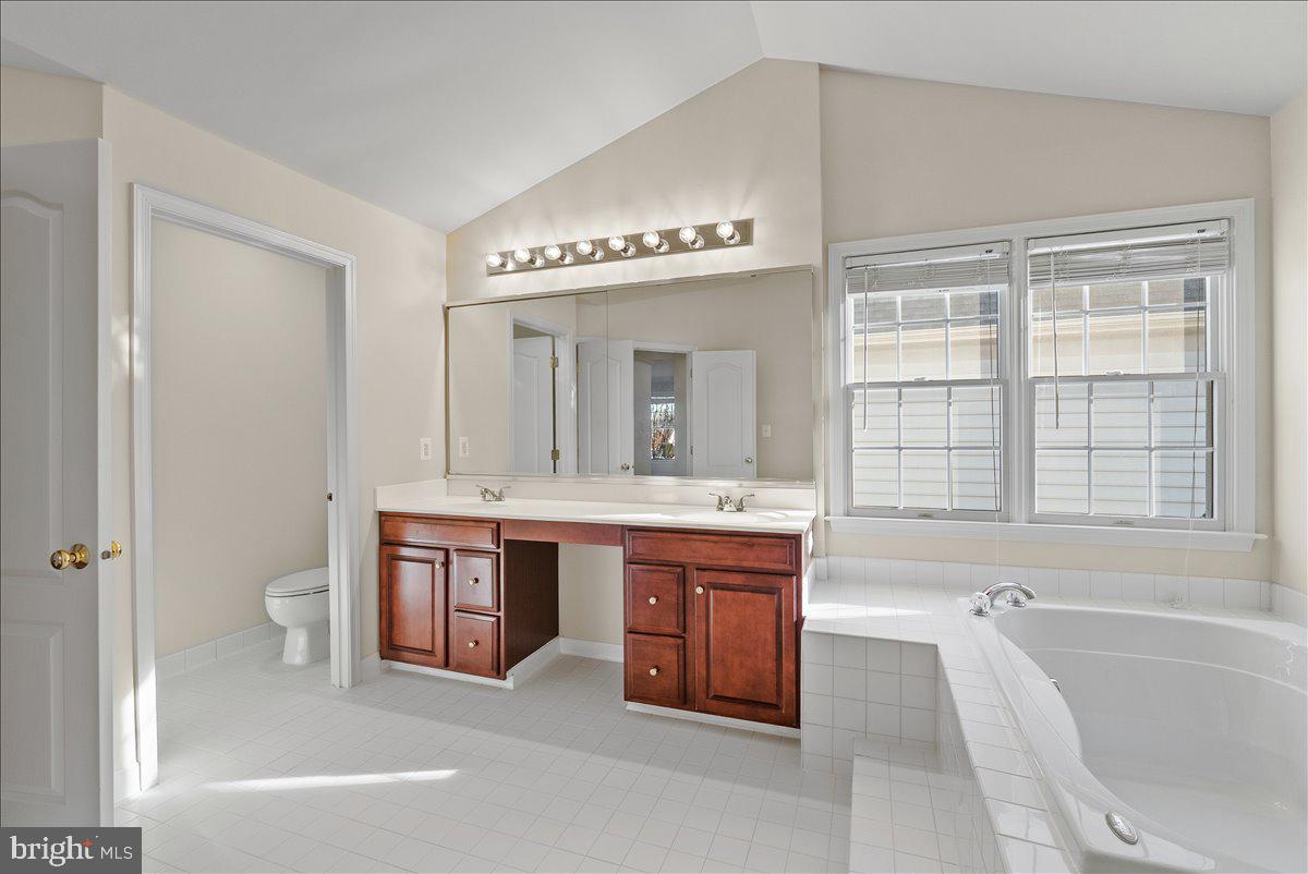 SOUTH RIDING - Residential