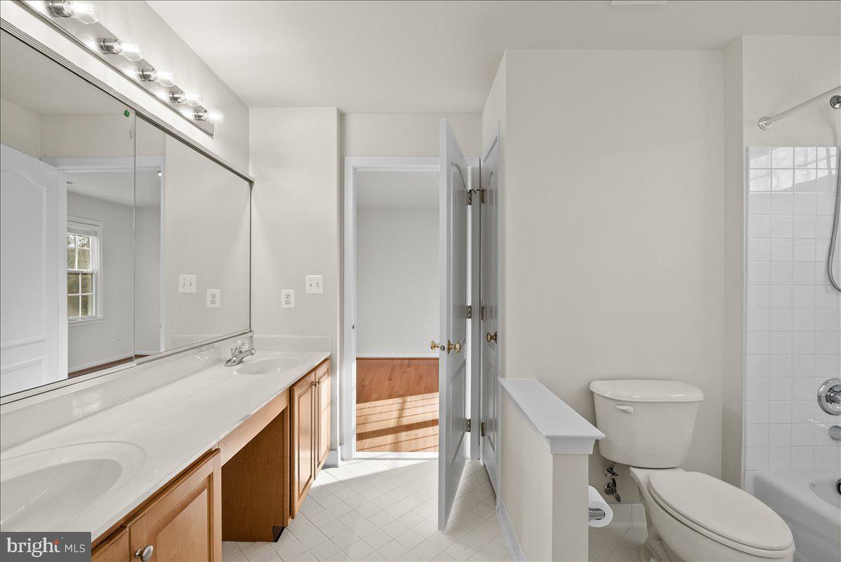 SOUTH RIDING - Residential