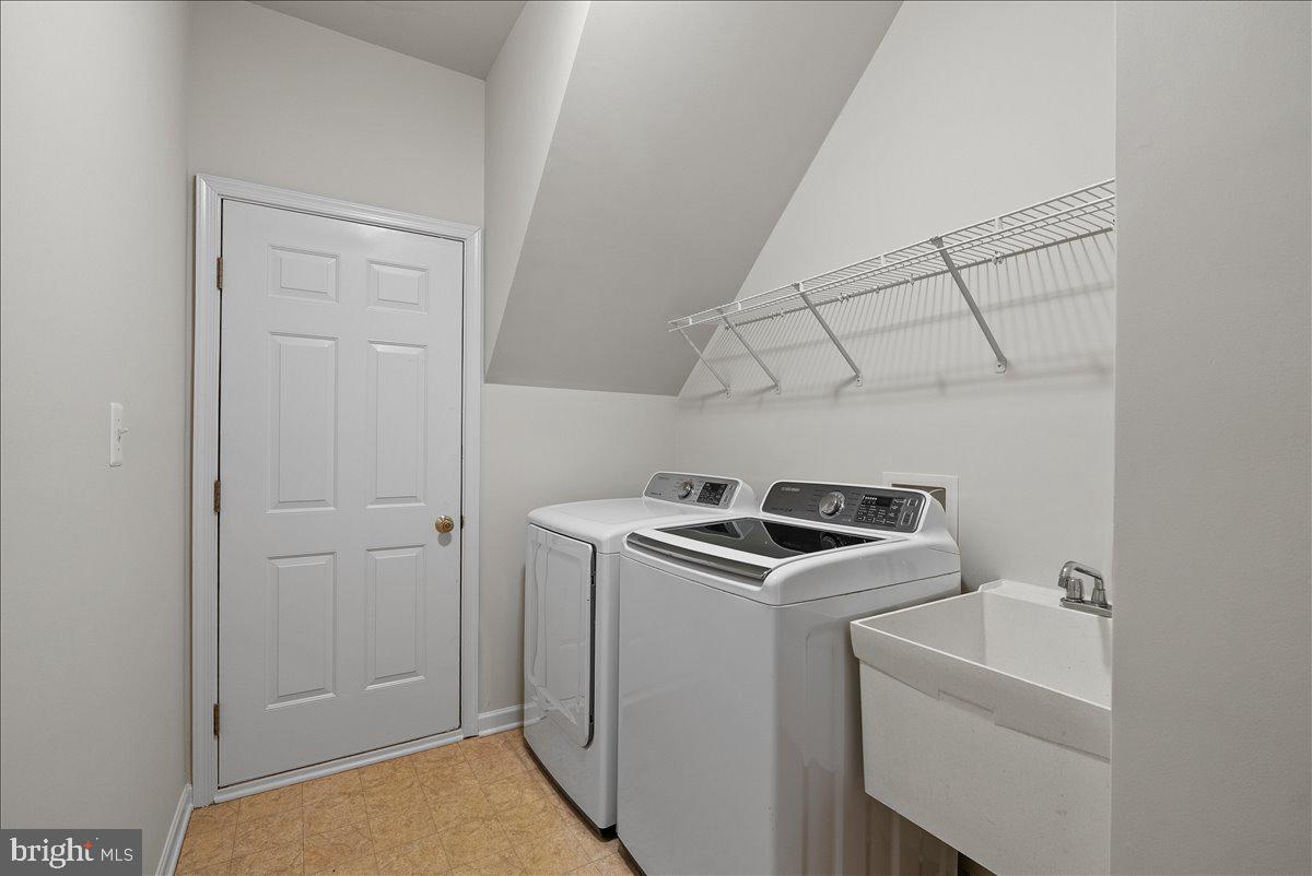 SOUTH RIDING - Residential