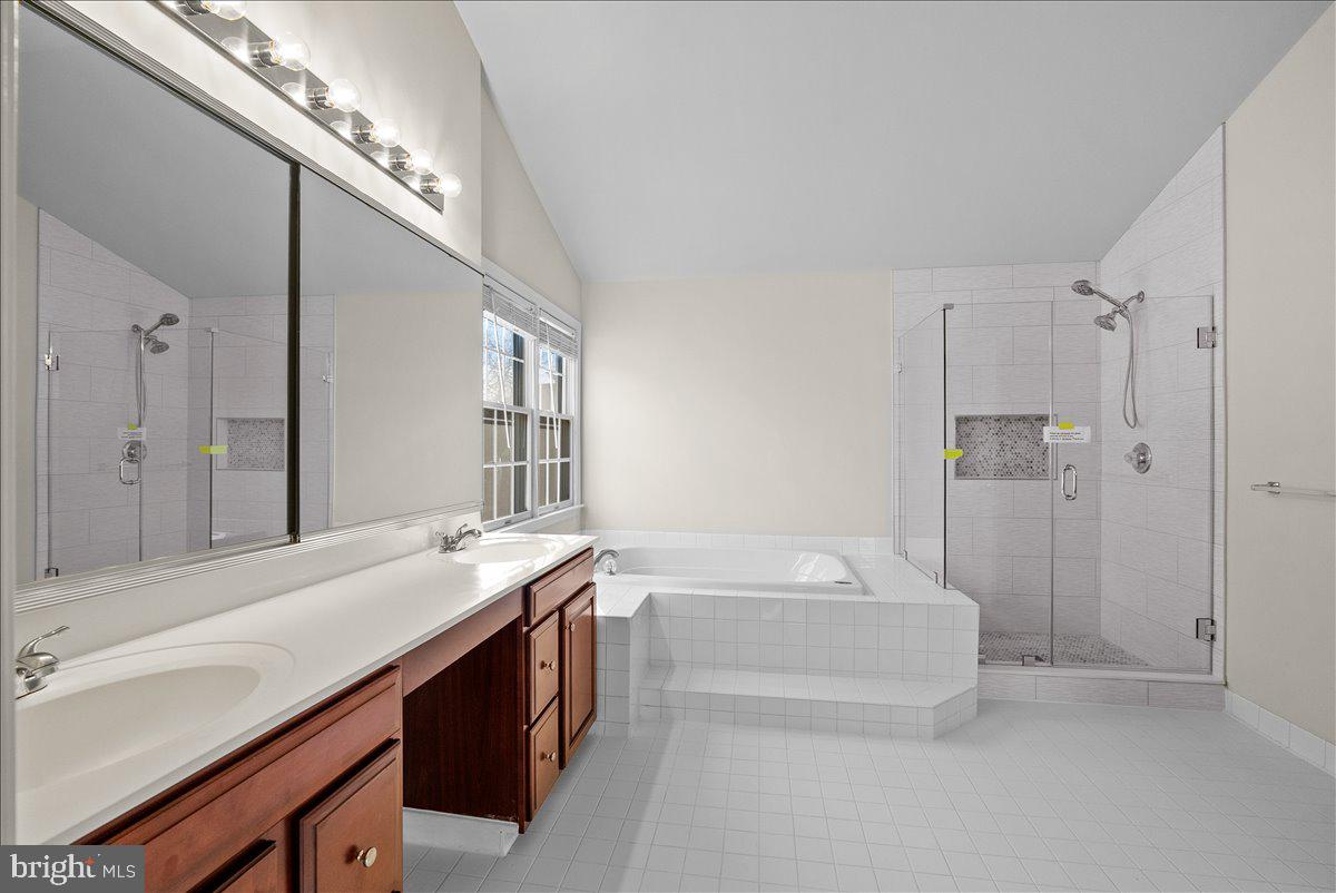 SOUTH RIDING - Residential