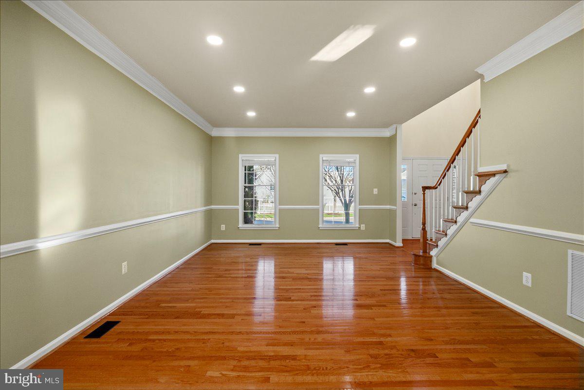 SOUTH RIDING - Residential