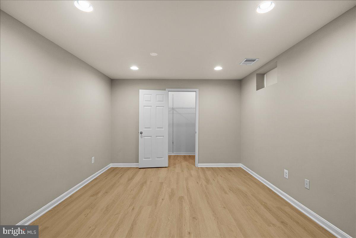 SOUTH RIDING - Residential