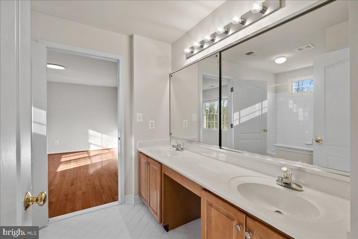 SOUTH RIDING - Residential