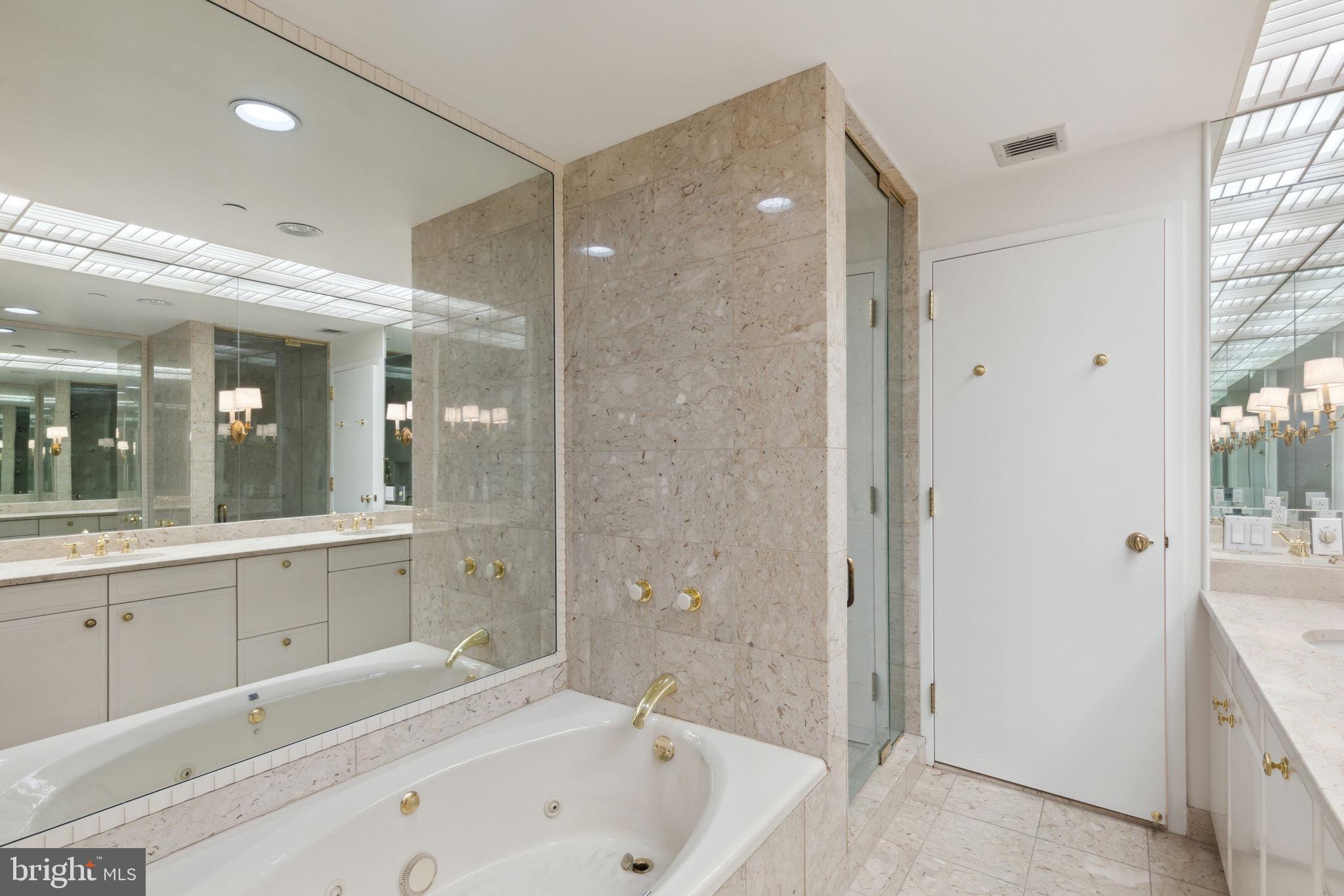 RITTENHOUSE SQUARE - Residential Lease