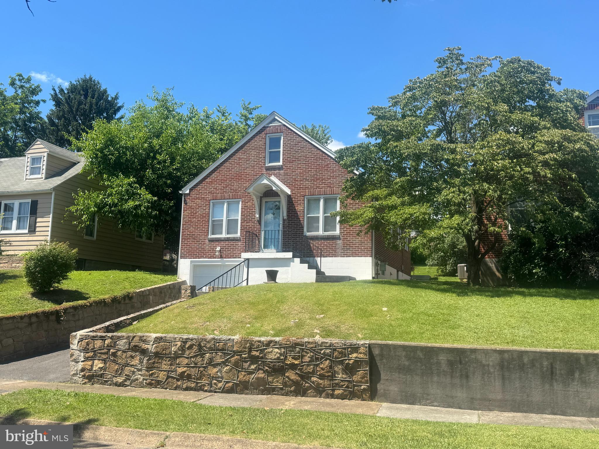 1014 KENT AVENUE