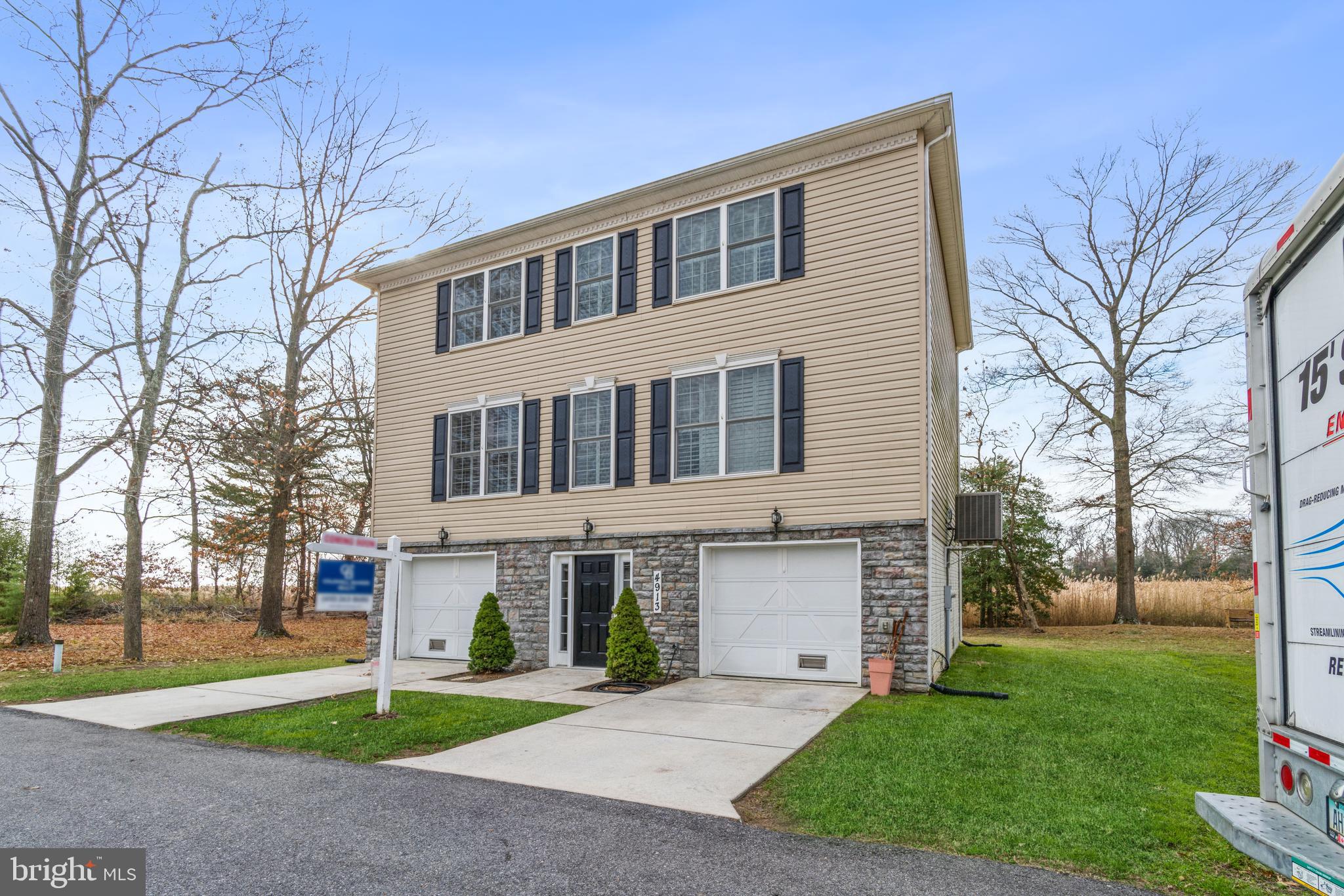 SNUG HARBOR - Residential