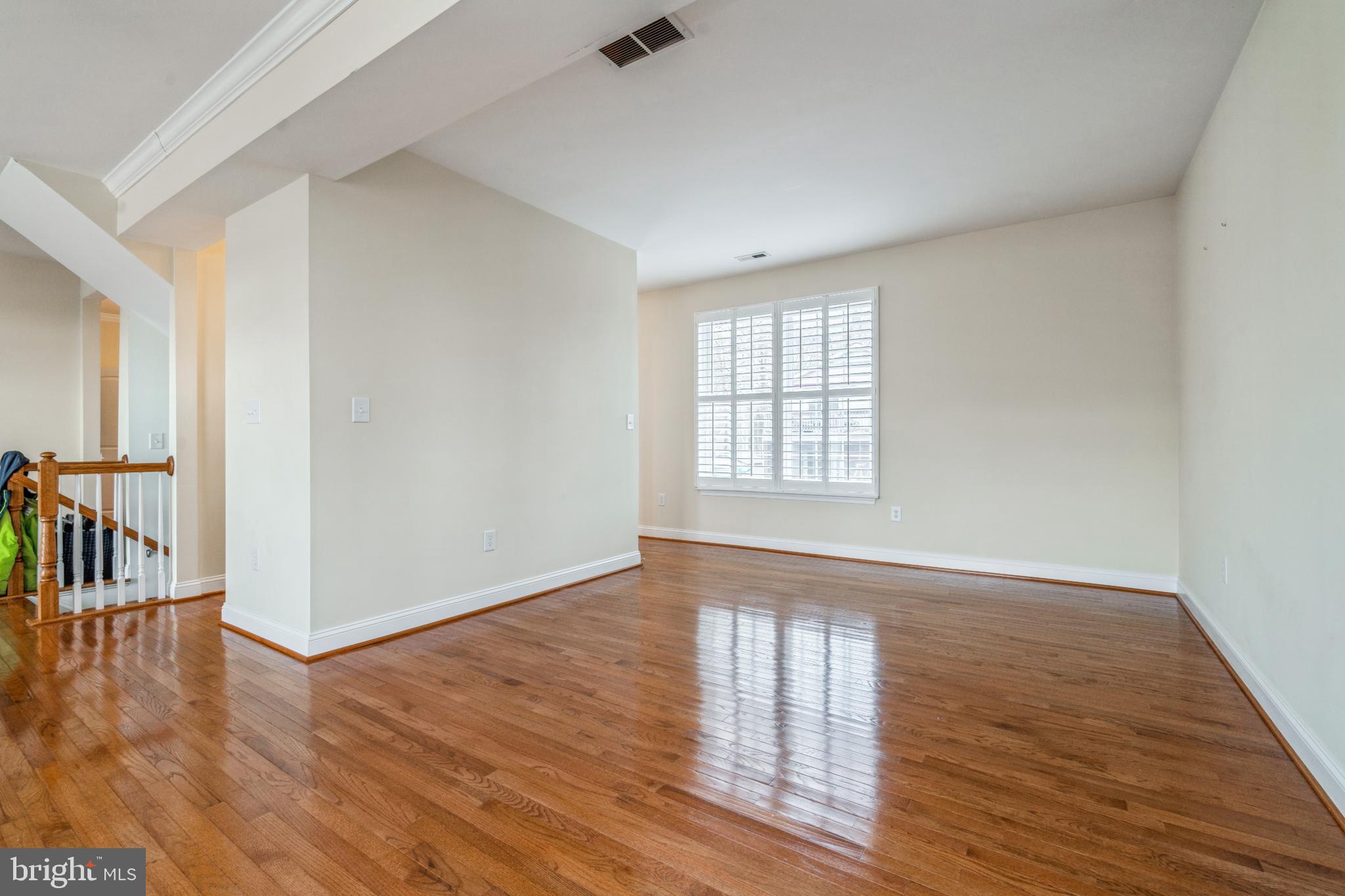 SNUG HARBOR - Residential