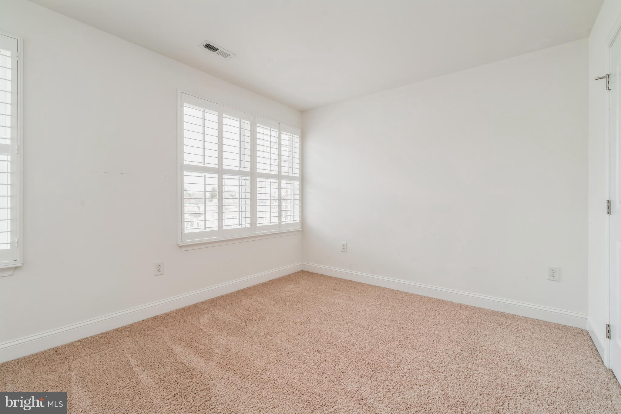 SNUG HARBOR - Residential