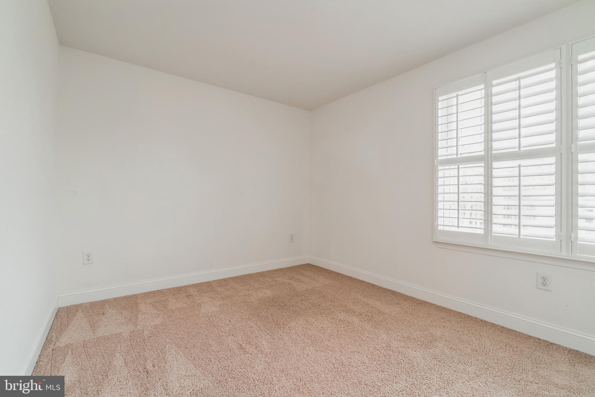 SNUG HARBOR - Residential