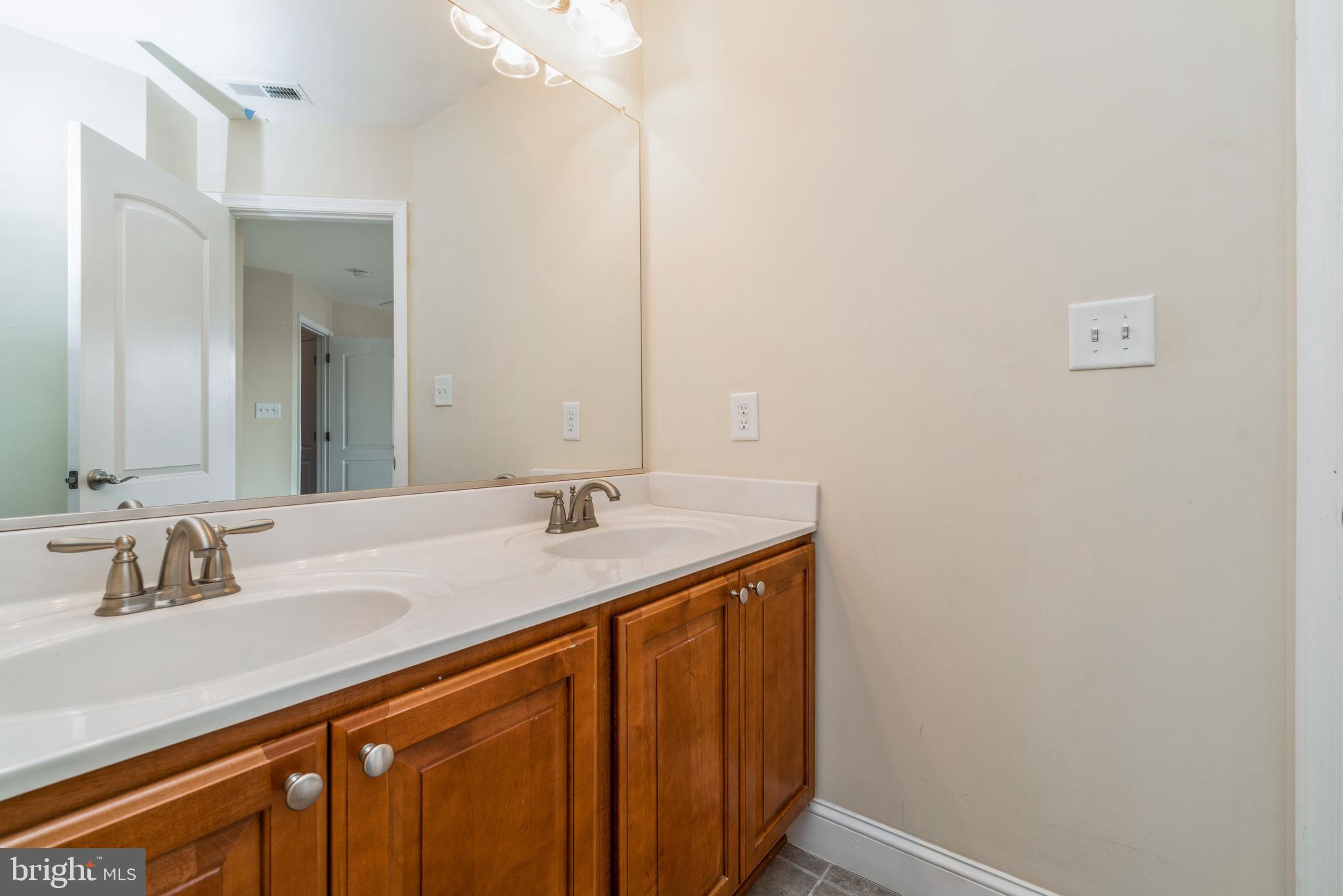 SNUG HARBOR - Residential