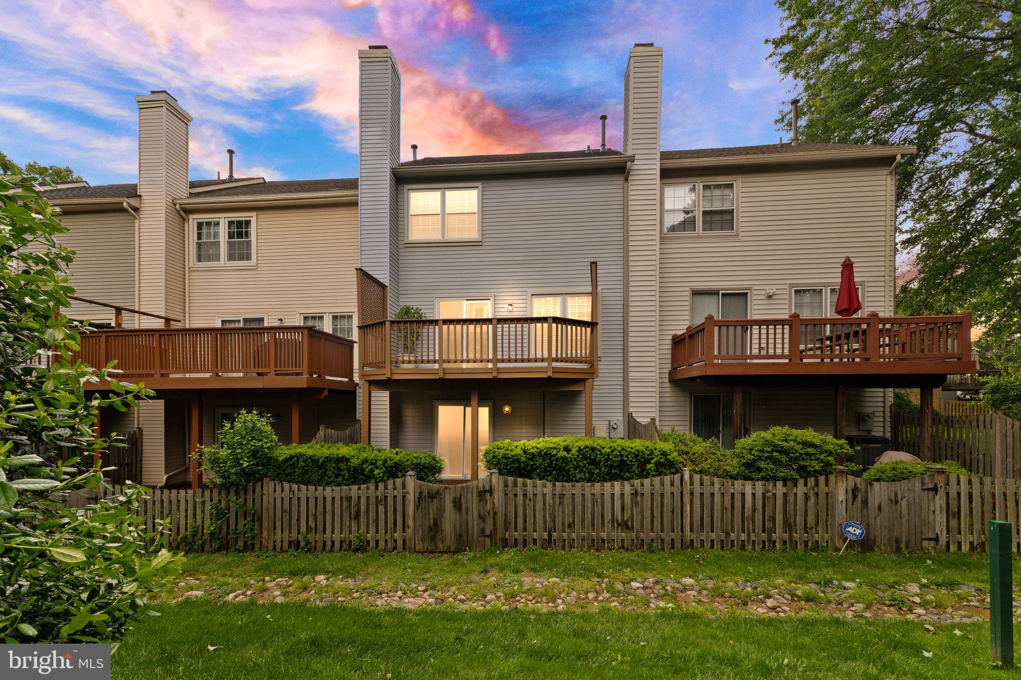 12015 JOHNS PLACE