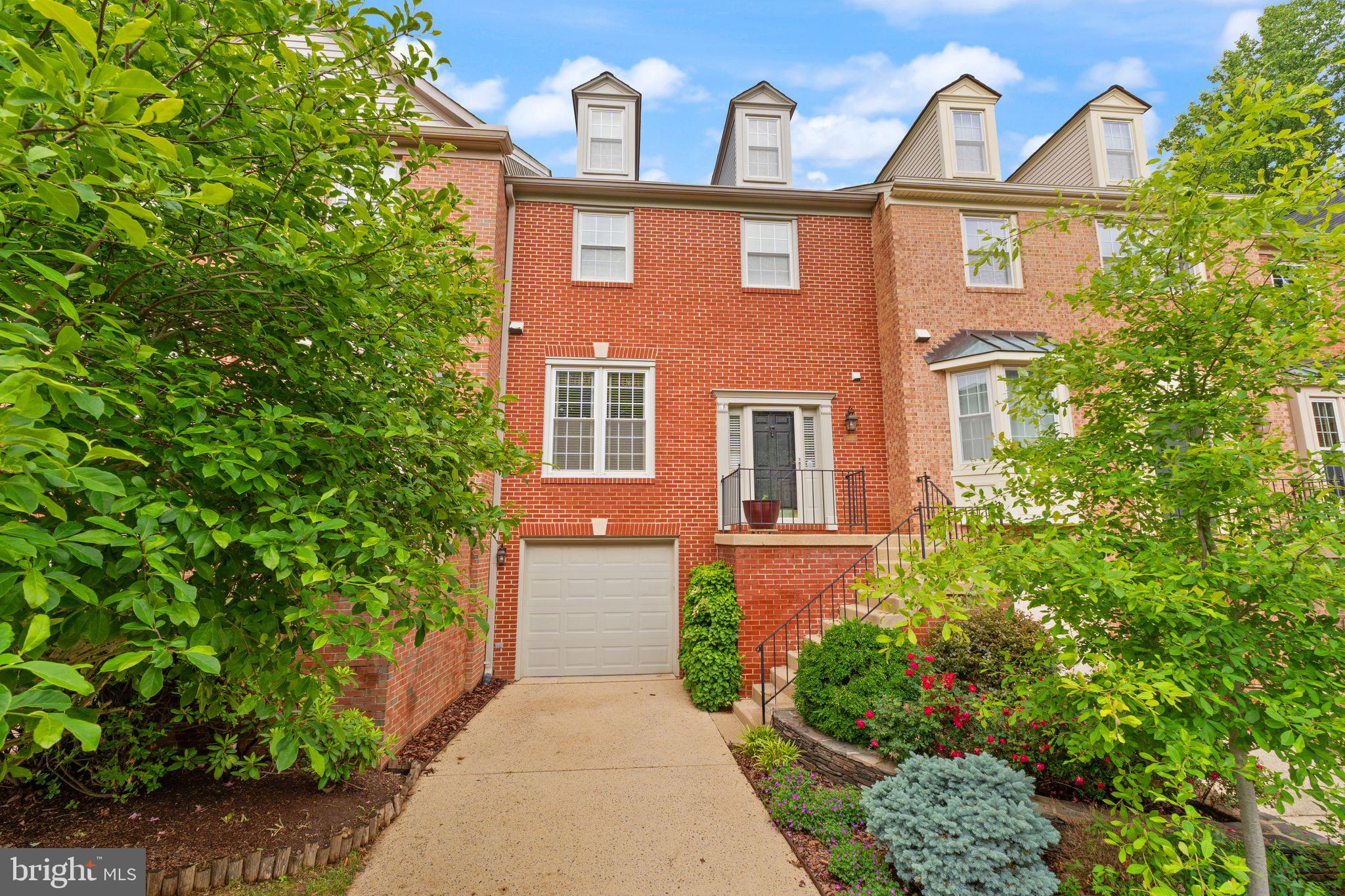 12015 JOHNS PLACE