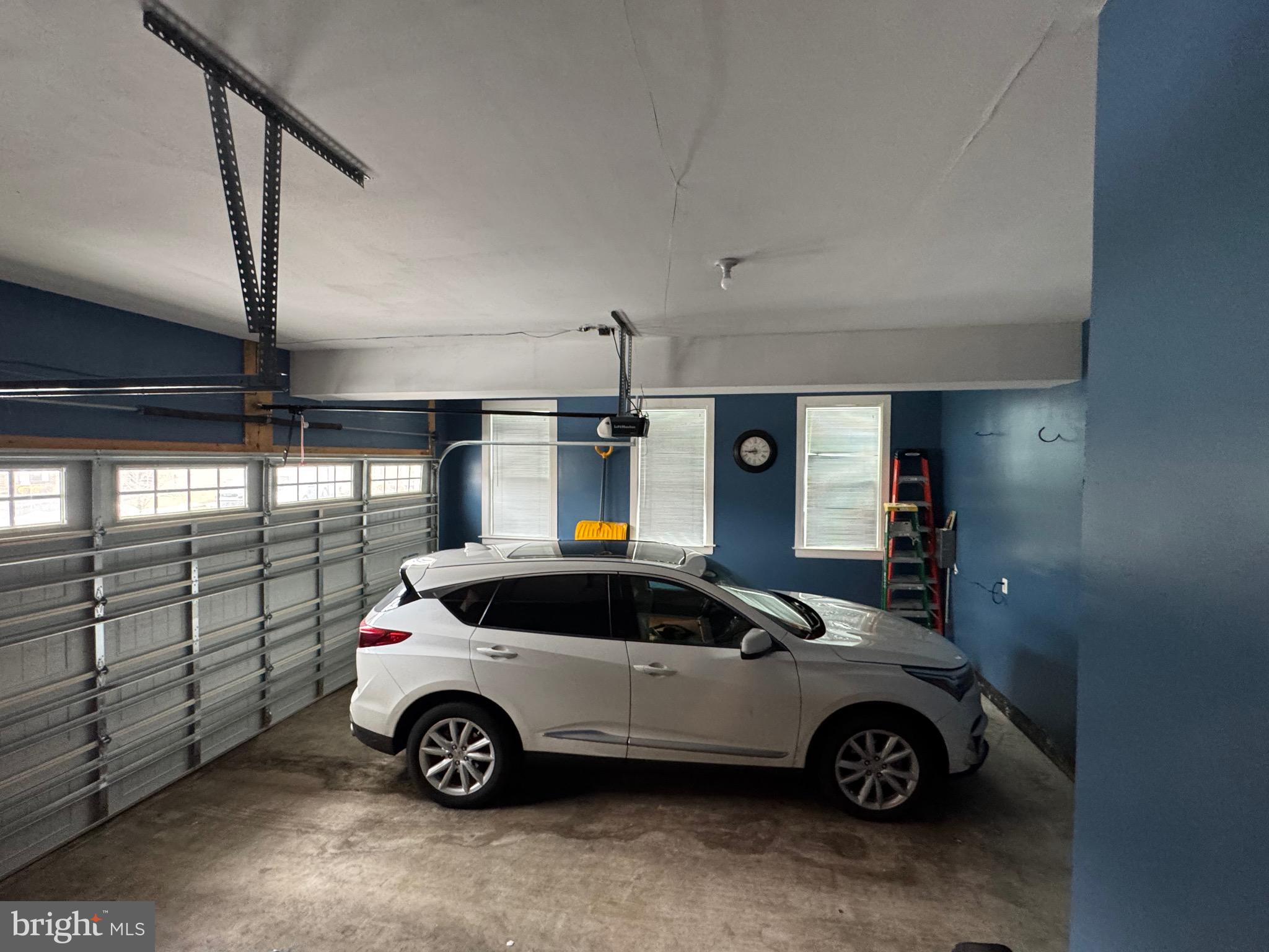 OAK CREEK CLUB - Residential