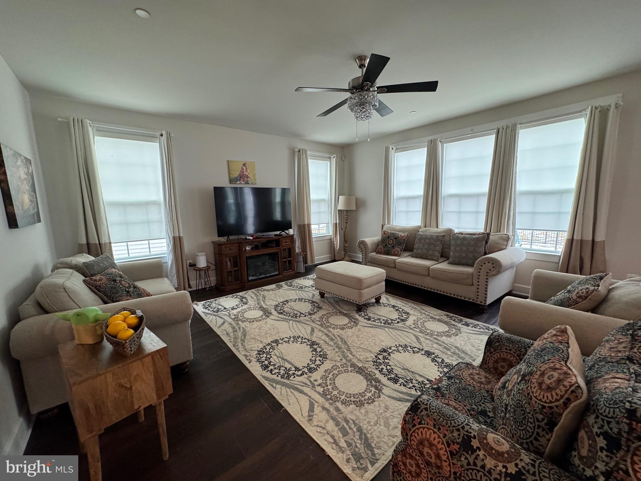 OAK CREEK CLUB - Residential