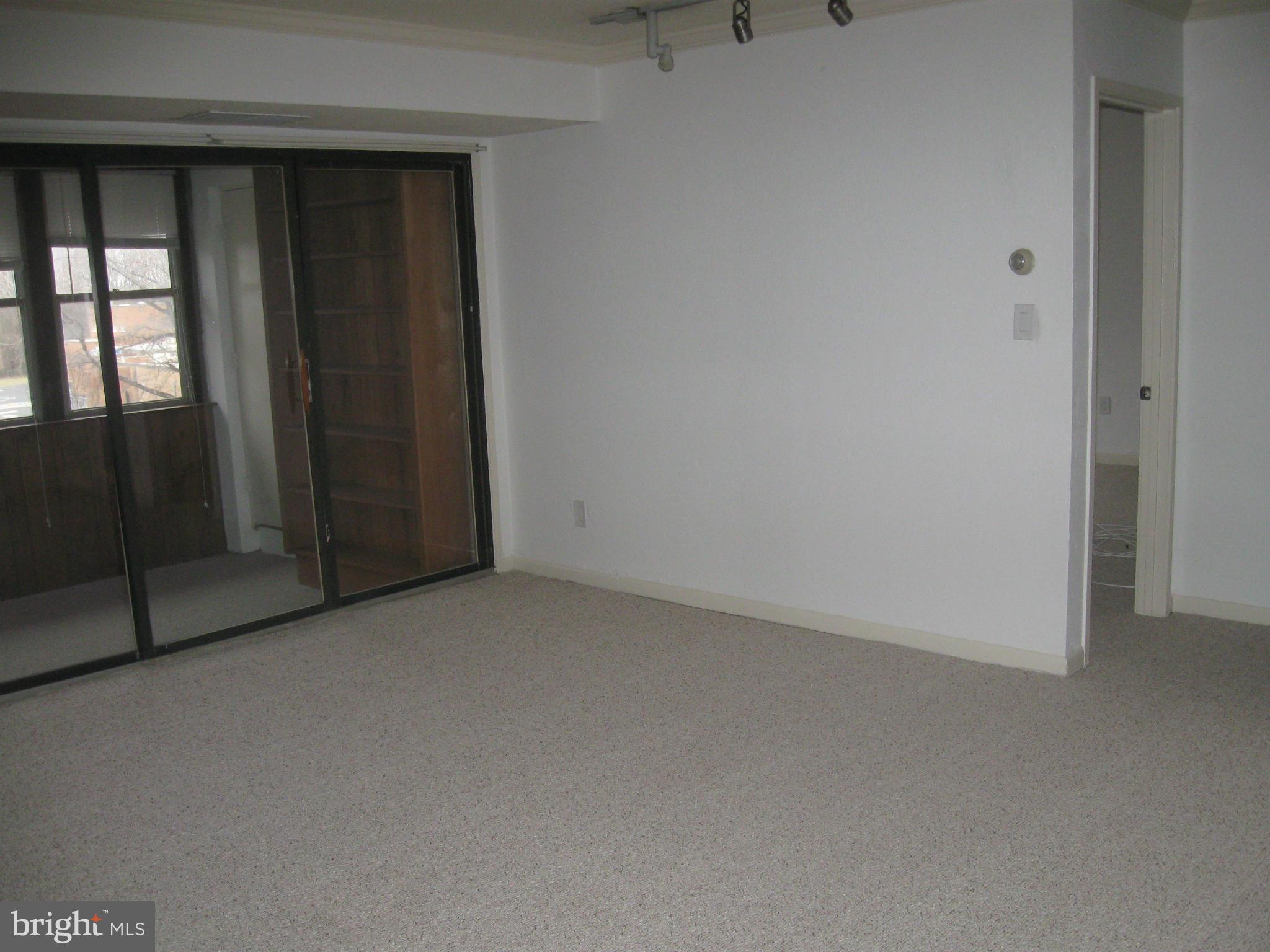 VOM VILLAGE CENTER - Residential Lease