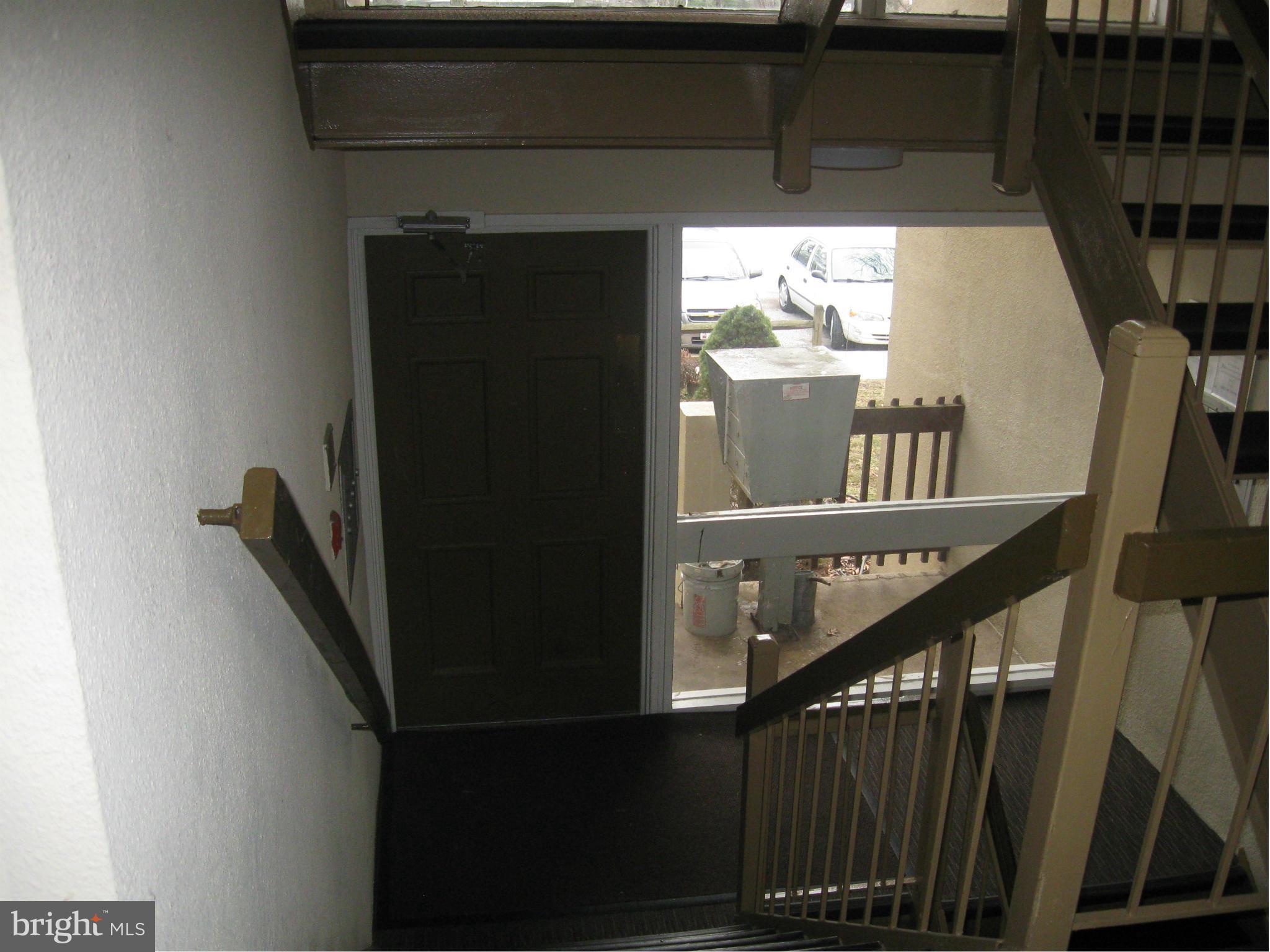 VOM VILLAGE CENTER - Residential Lease