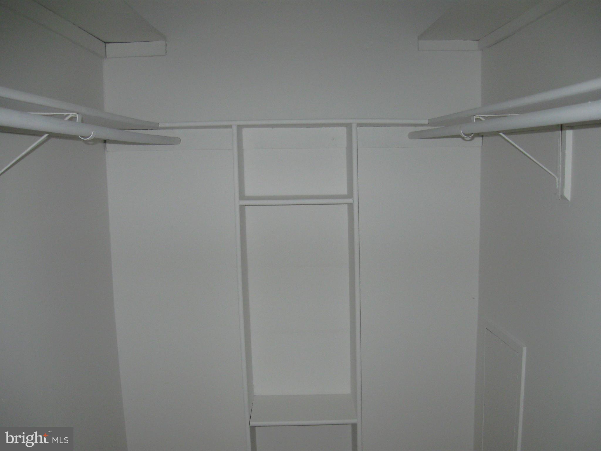 VOM VILLAGE CENTER - Residential Lease