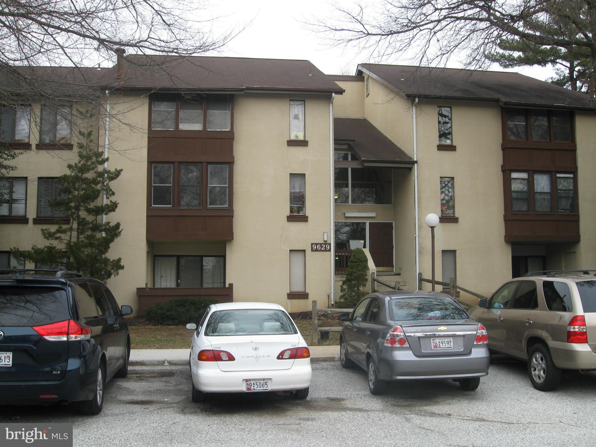 VOM VILLAGE CENTER - Residential Lease