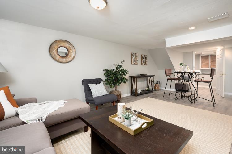 RAMBLEWOOD - Residential