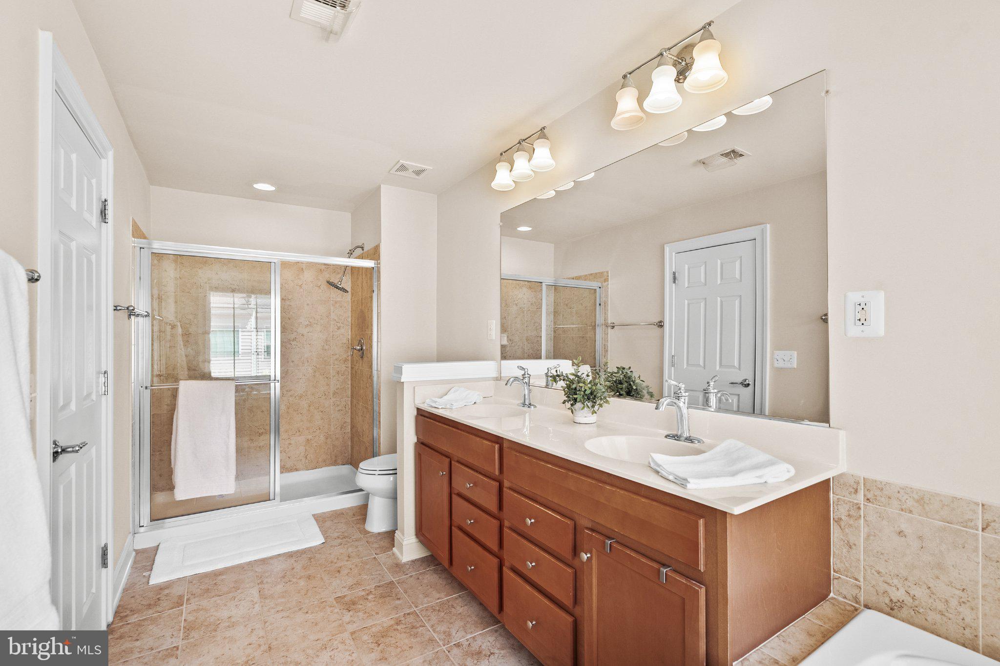 EAST GATE - Residential