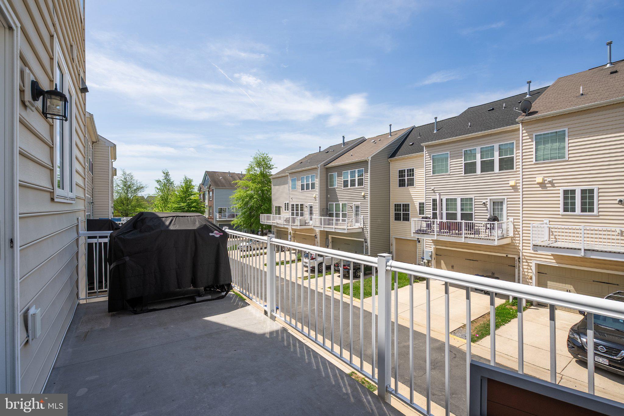 EAST GATE - Residential