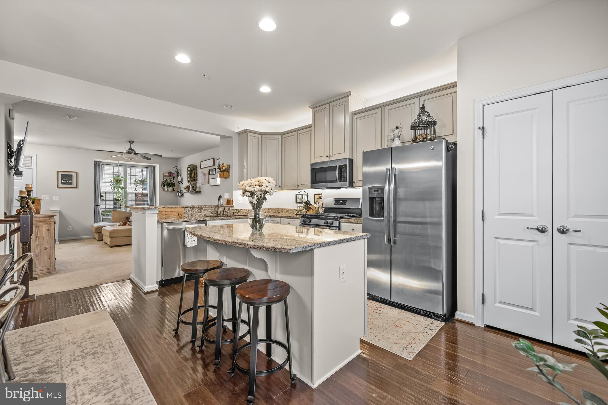 LOGANS RESERVE - Residential