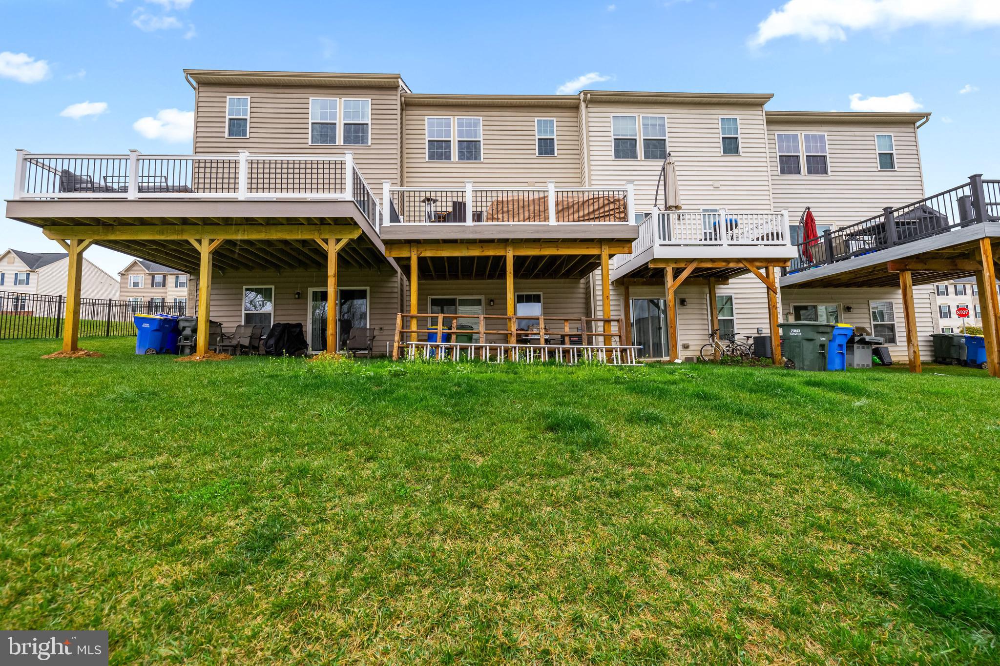 LOGANS RESERVE - Residential