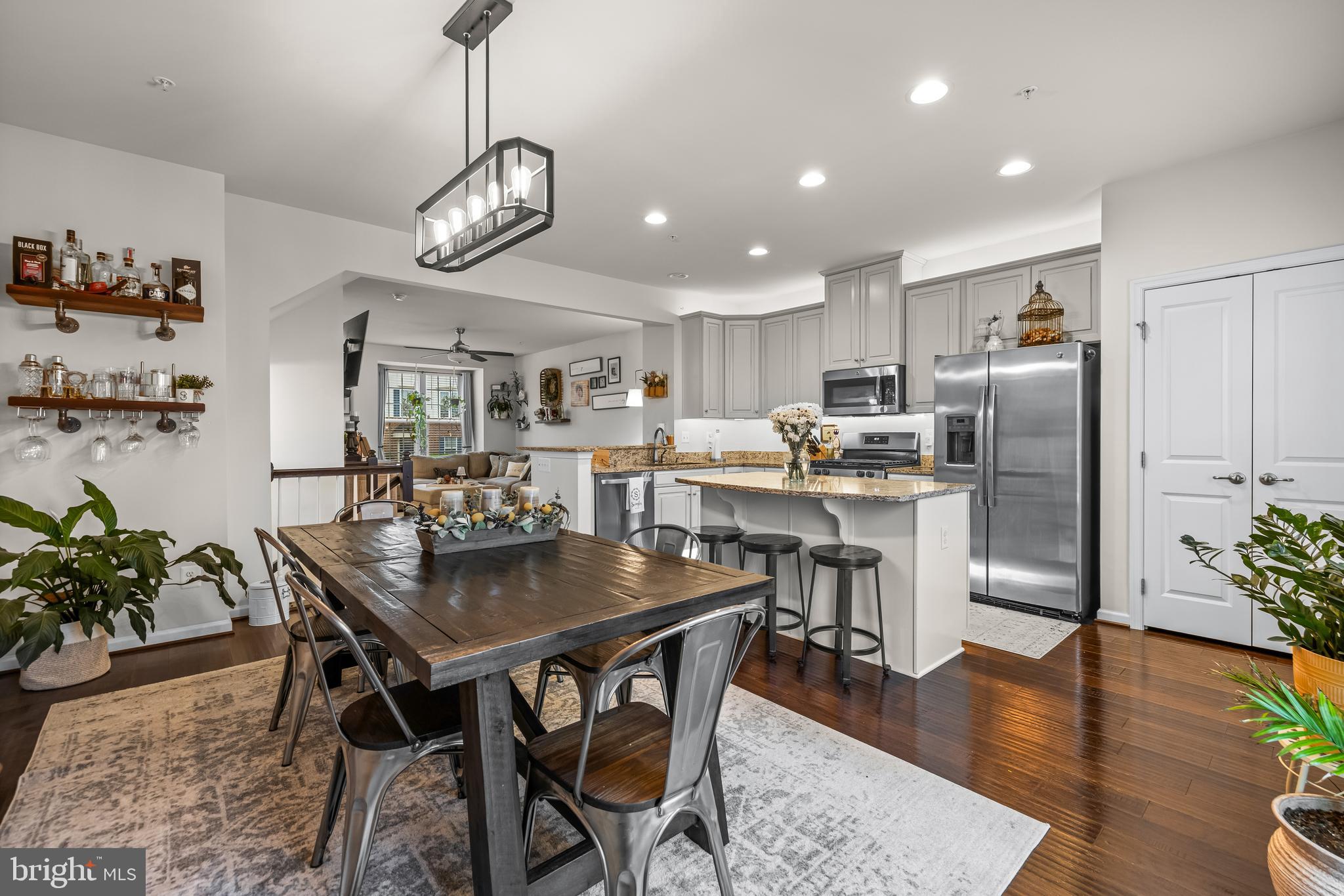 LOGANS RESERVE - Residential