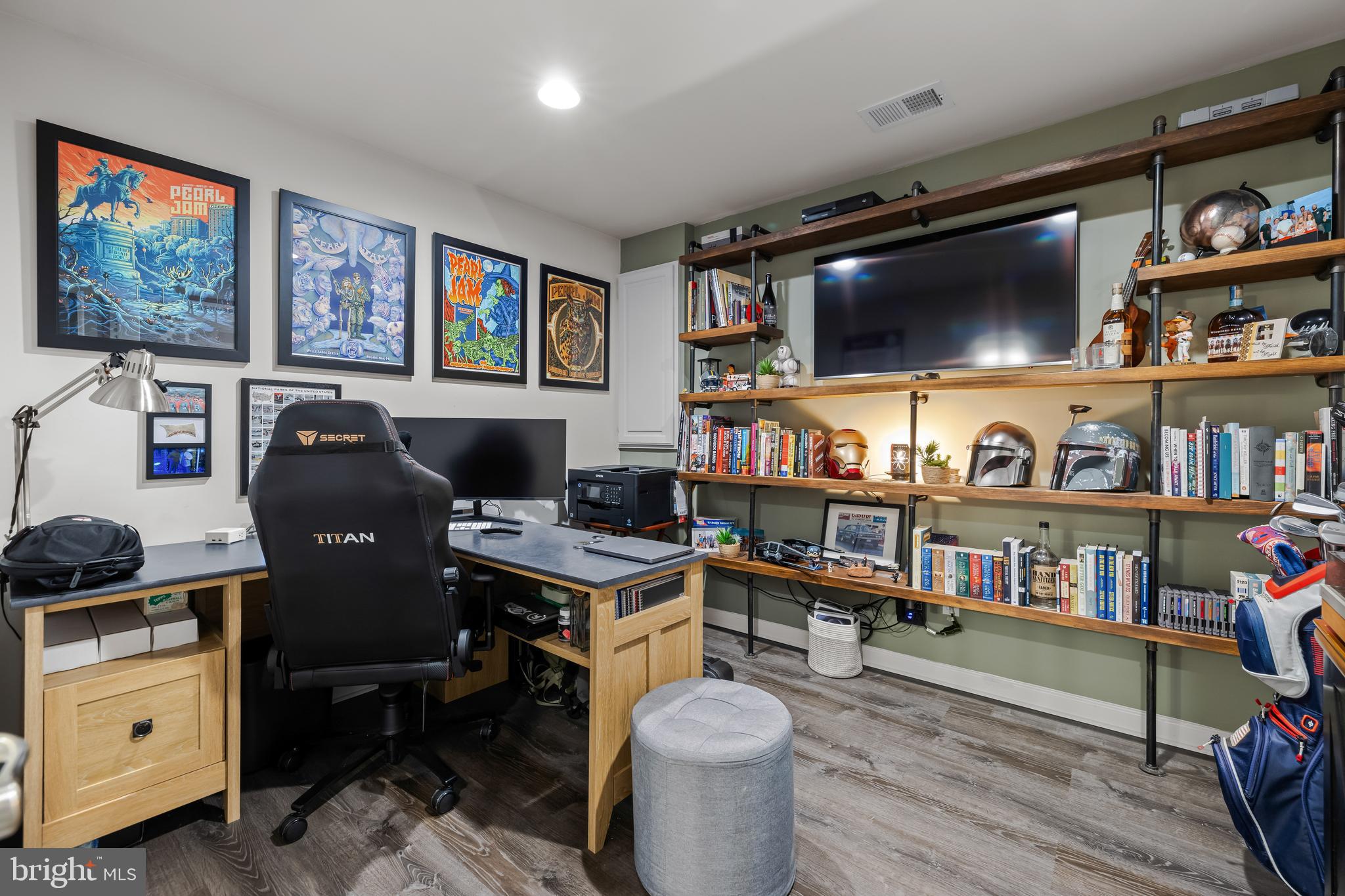 LOGANS RESERVE - Residential