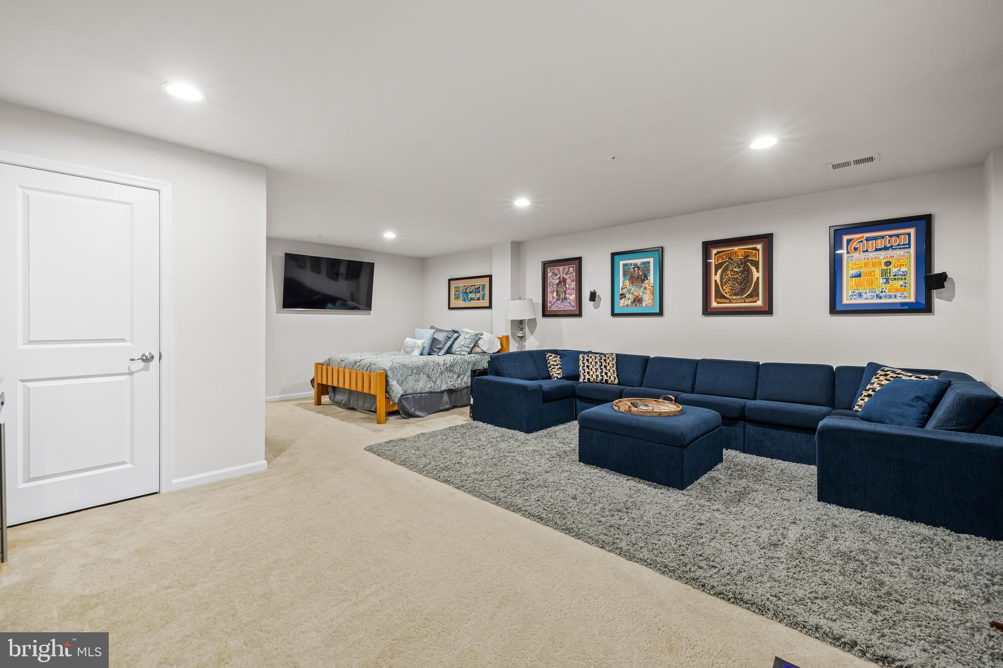 LOGANS RESERVE - Residential