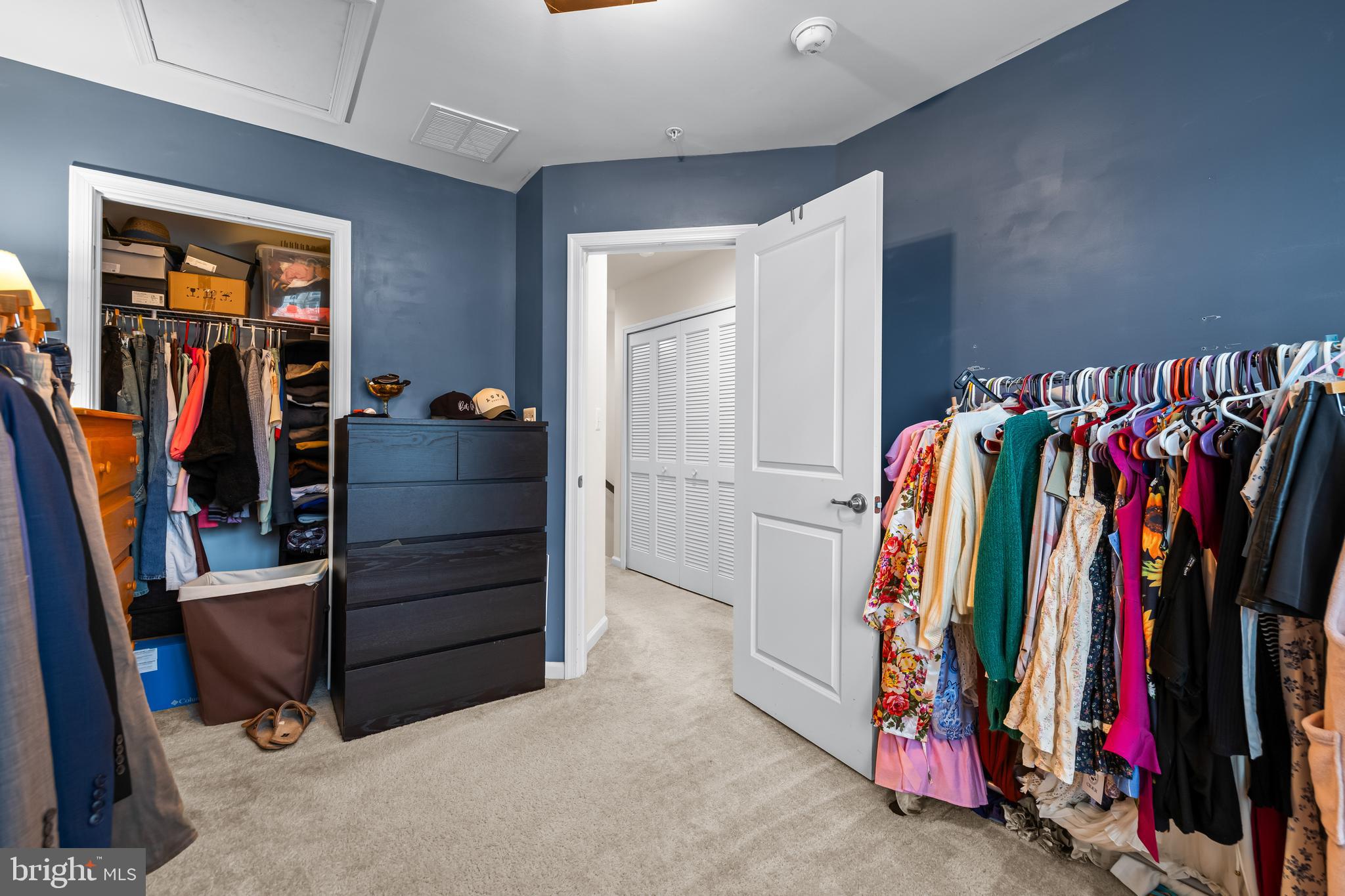 LOGANS RESERVE - Residential