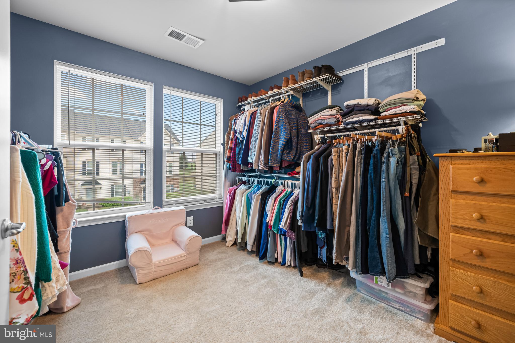 LOGANS RESERVE - Residential