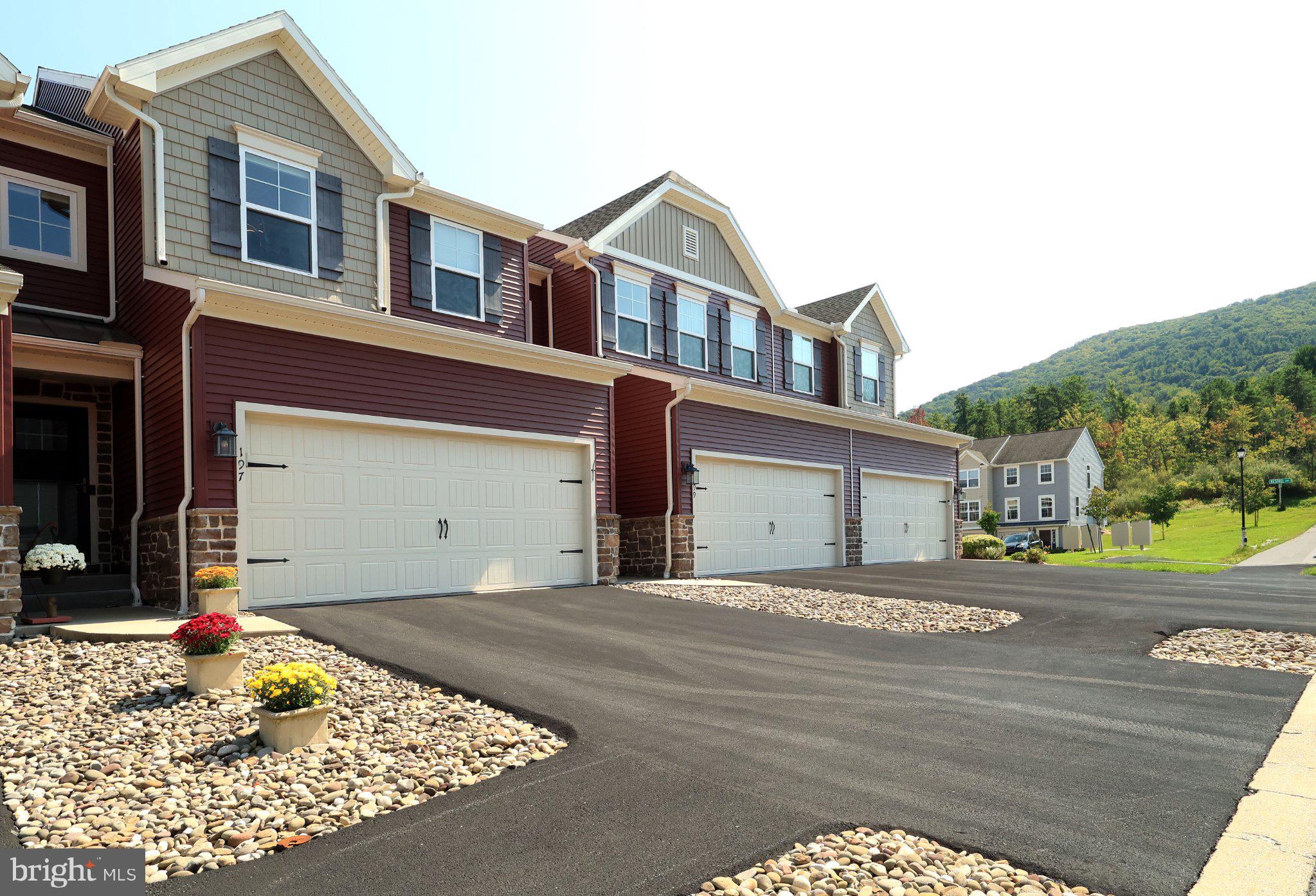197 TOWHEE DRIVE