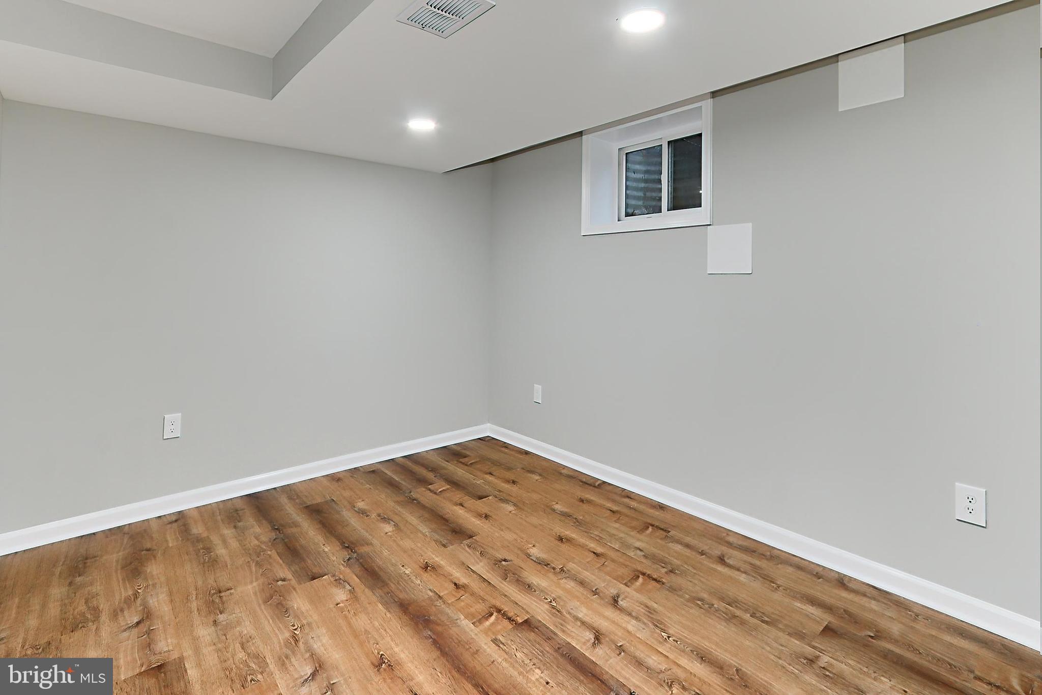 THOUSAND OAKS - Residential